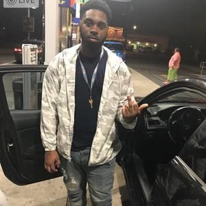 Meet your Posher, Deonte